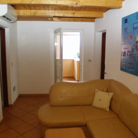 Apartment Mirjana *